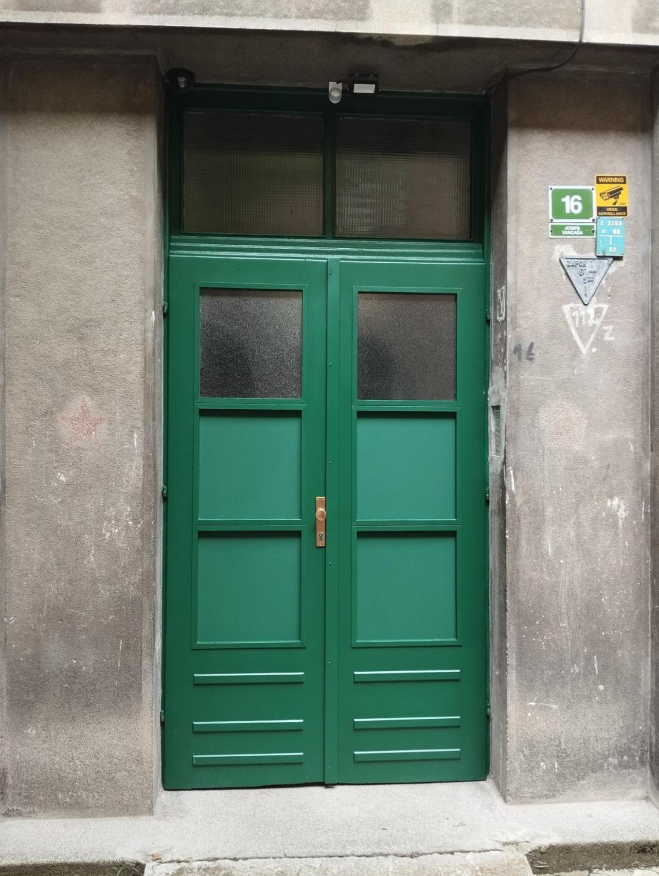 Potkrovlje U Centru Sarajevo Luaran gambar